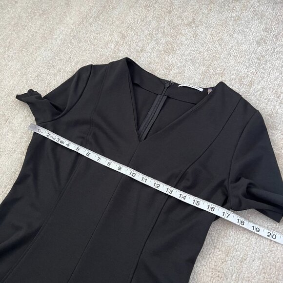 T Tahari Black Short Sleeve V Neck Knit Midi Dress 6 - Picture 6 of 9